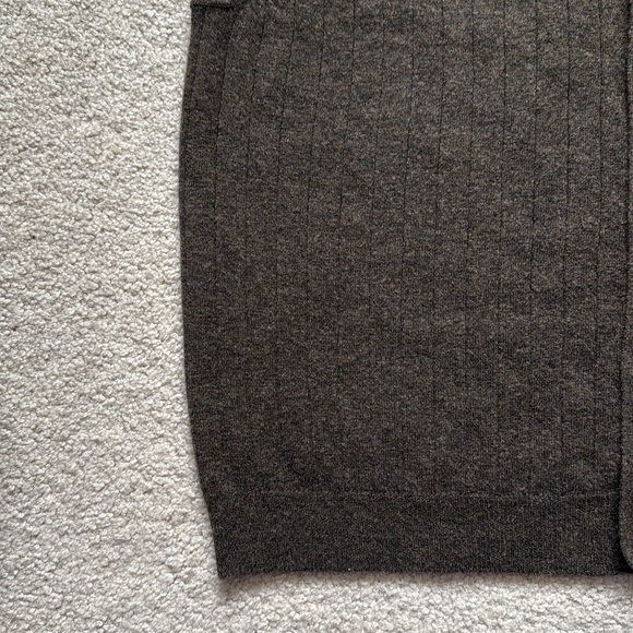 Men's Brown Wool Sweater Vest - Picture 5 of 7